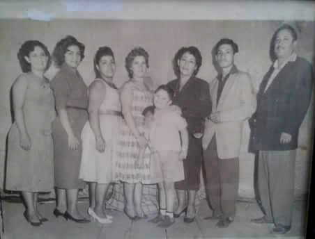 Familia Cervantes Rodríguez del Teatro Ofelia | Foto: Facebook.